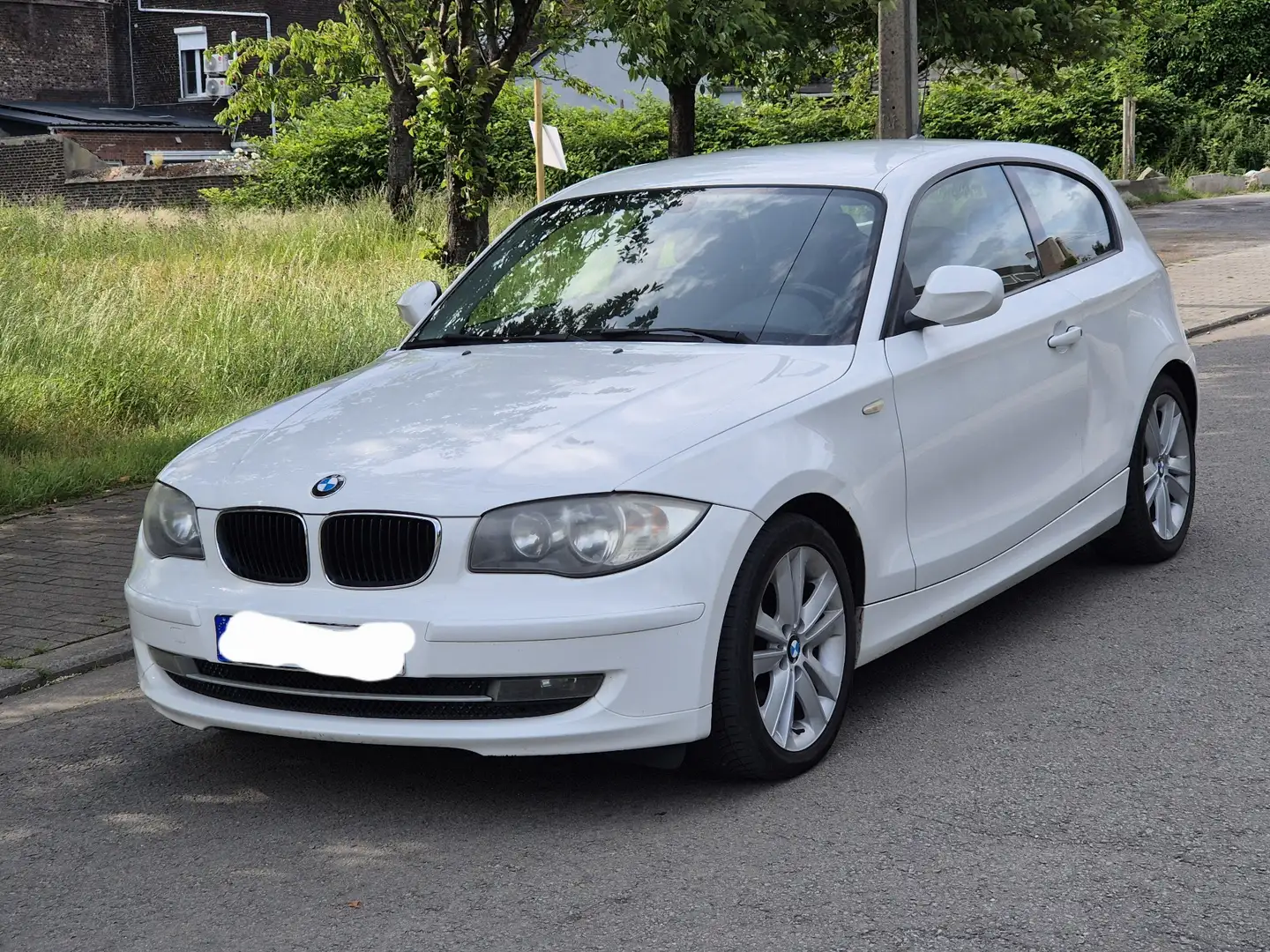 BMW 116 bmw 116d euro 5 - 2