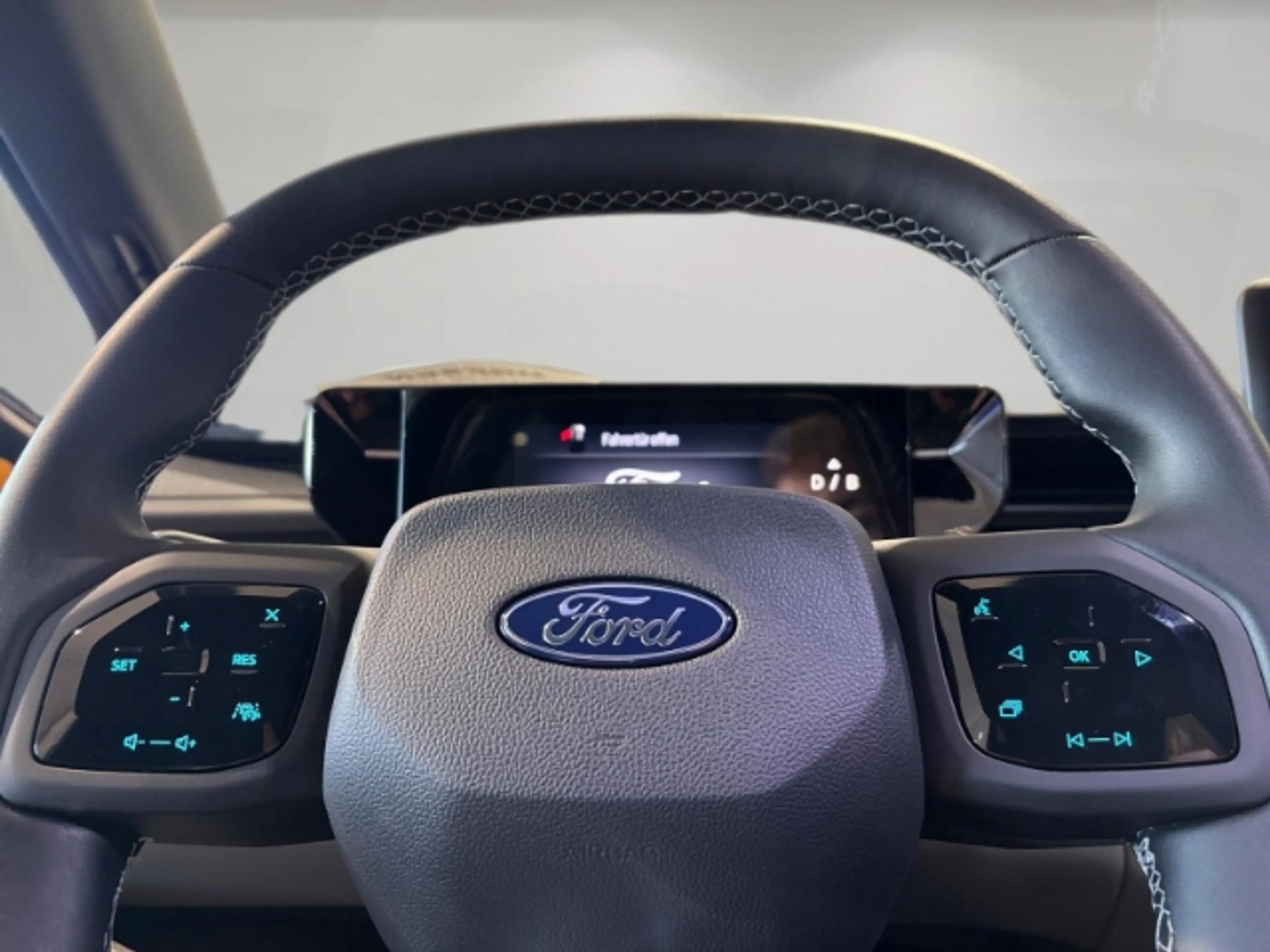 Ford Capri Select 77kWh RWD *WÄRMEPUMPE*B&O SOUNDSYSTEM* — photo 8