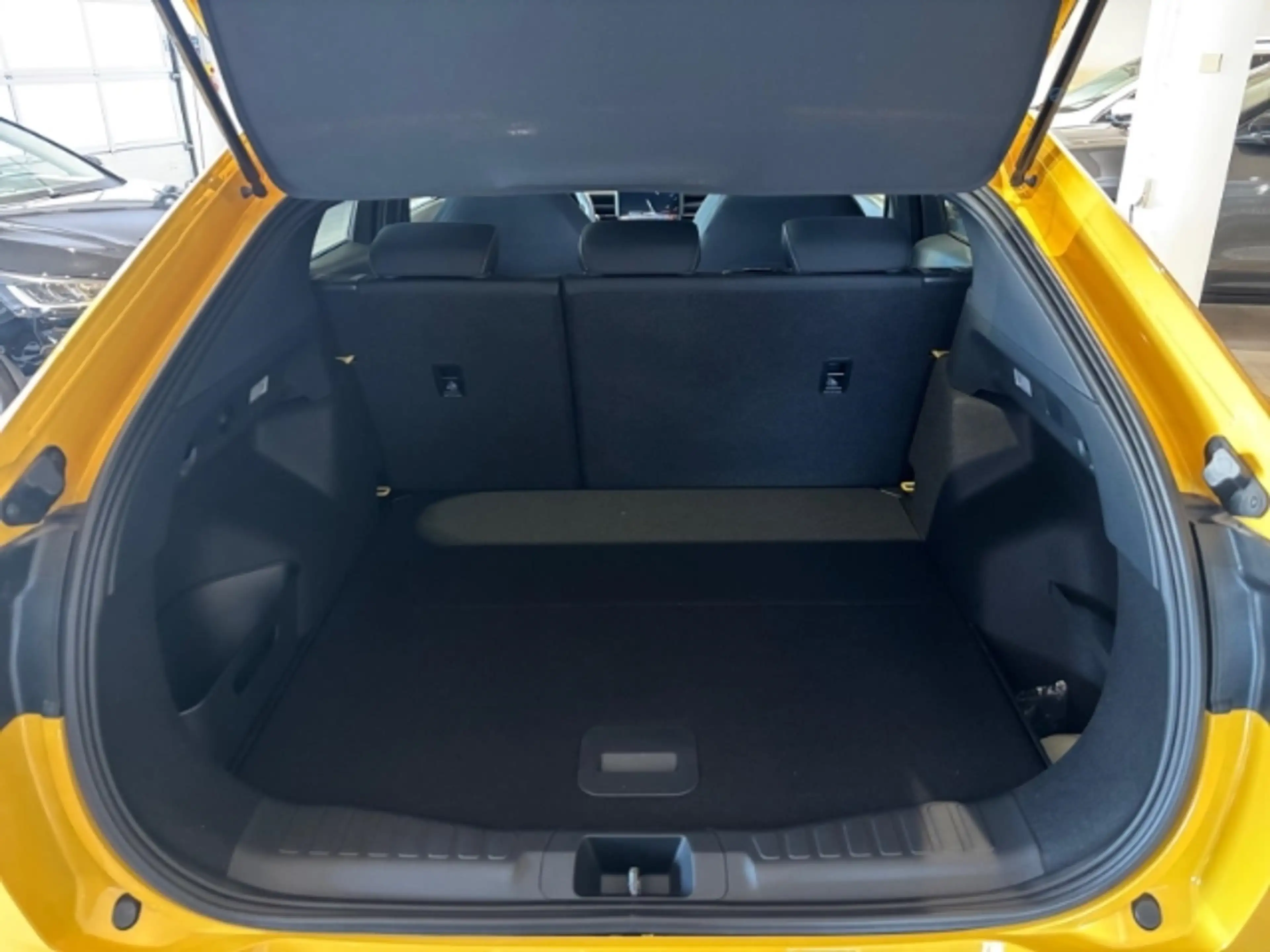 Ford Capri Select 77kWh RWD *WÄRMEPUMPE*B&O SOUNDSYSTEM* — photo 12