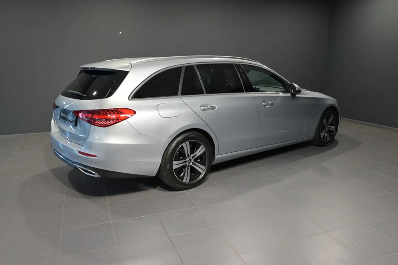Mercedes-Benz C 200 d T AVANTGARDE/KAMERA/AHK/LED/DISTRO/SHZ Silver - 2