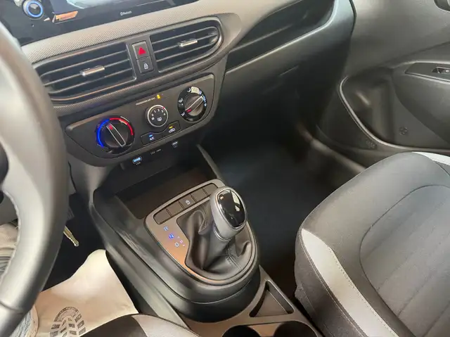Hyundai i10 view 13