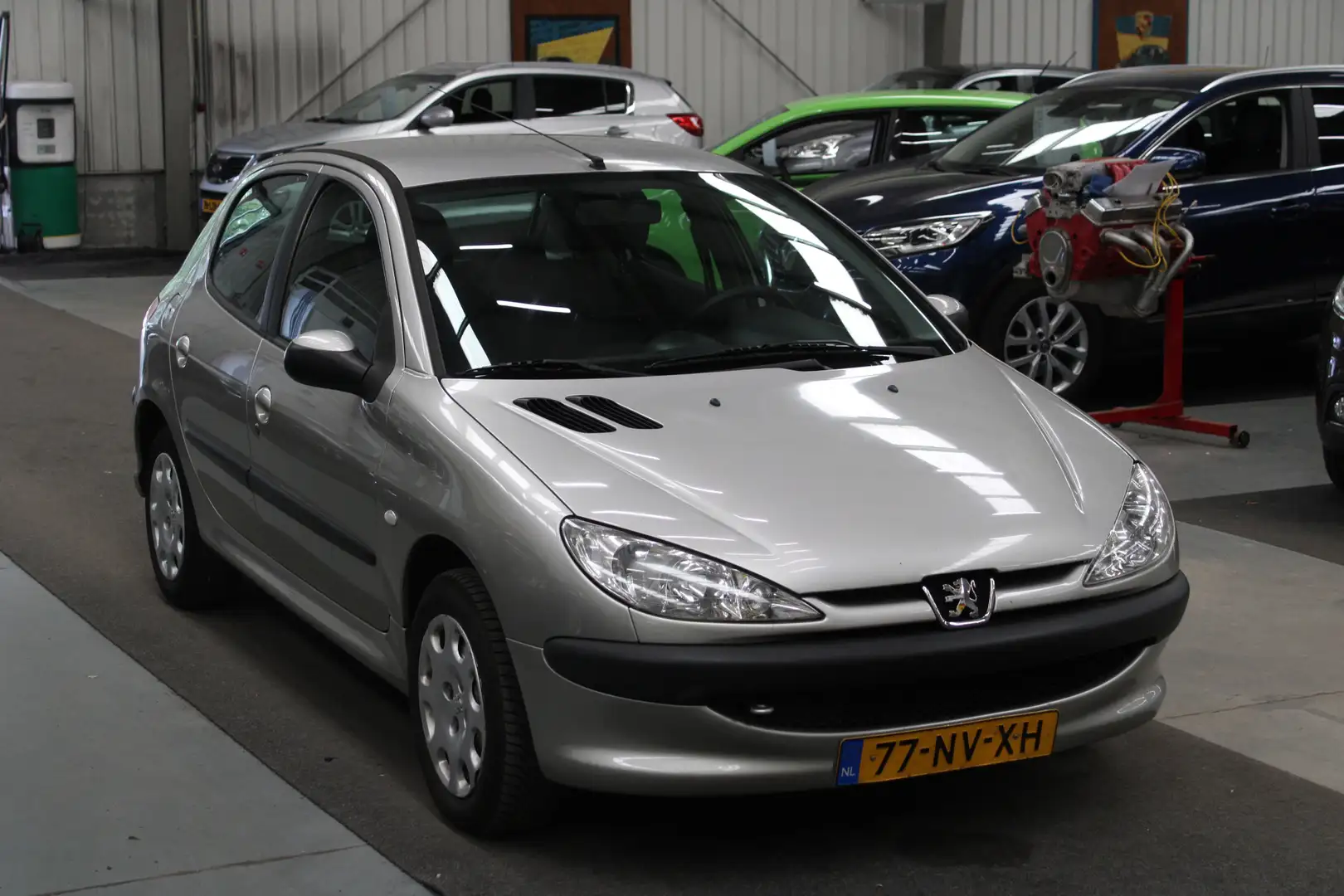 Peugeot 206 1.4 X-line Automaat NAP, Airco, Trekhaak, Stuurbek Grijs - 2
