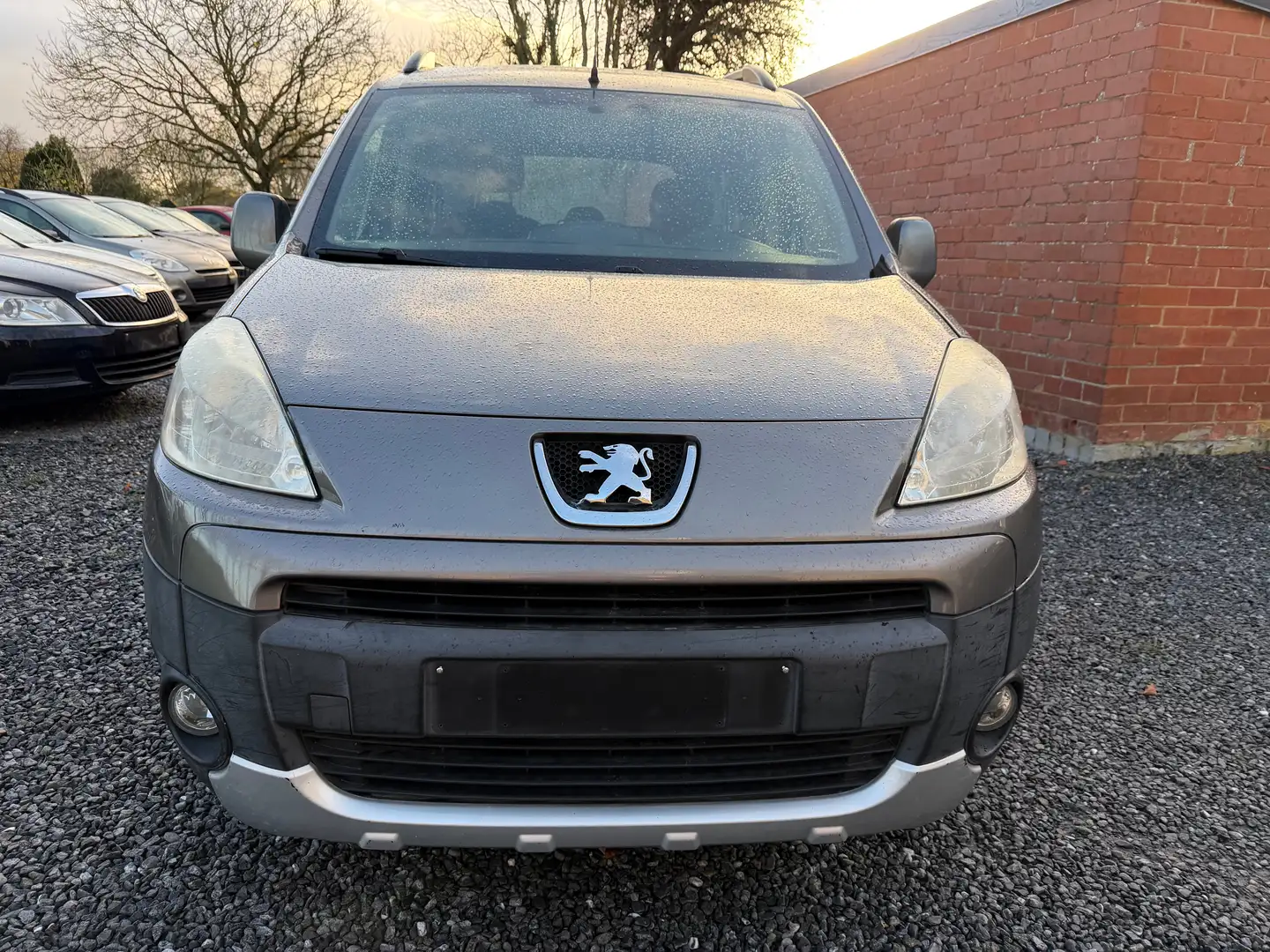 Peugeot Partner Partner Tepee 1.6 HDi X-Line / DANS L'ETAT Grau - 2