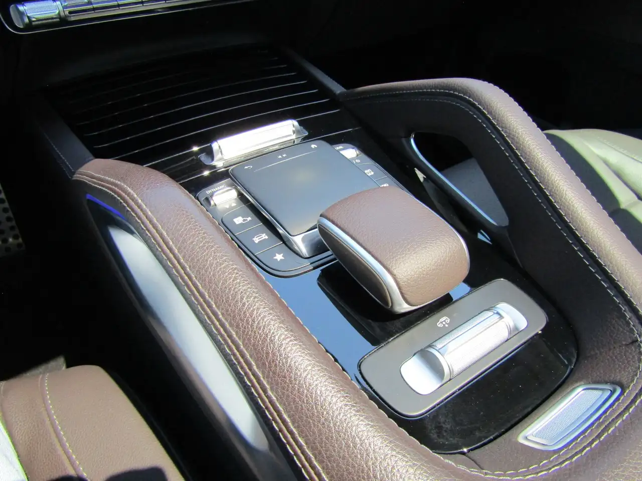 Mercedes-Benz GLS снимка Mercedes-Benz GLS