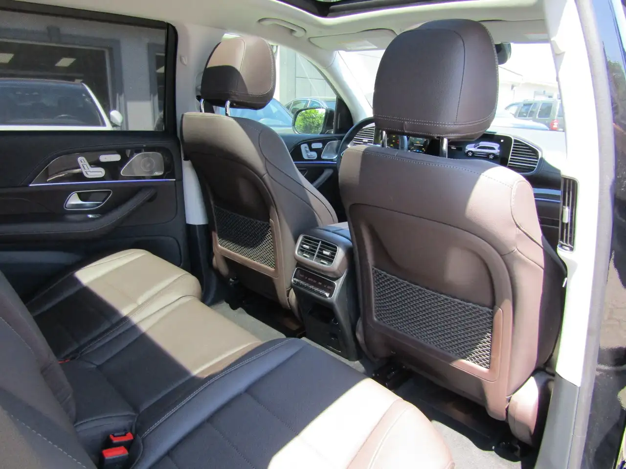 Mercedes-Benz GLS снимка Mercedes-Benz GLS