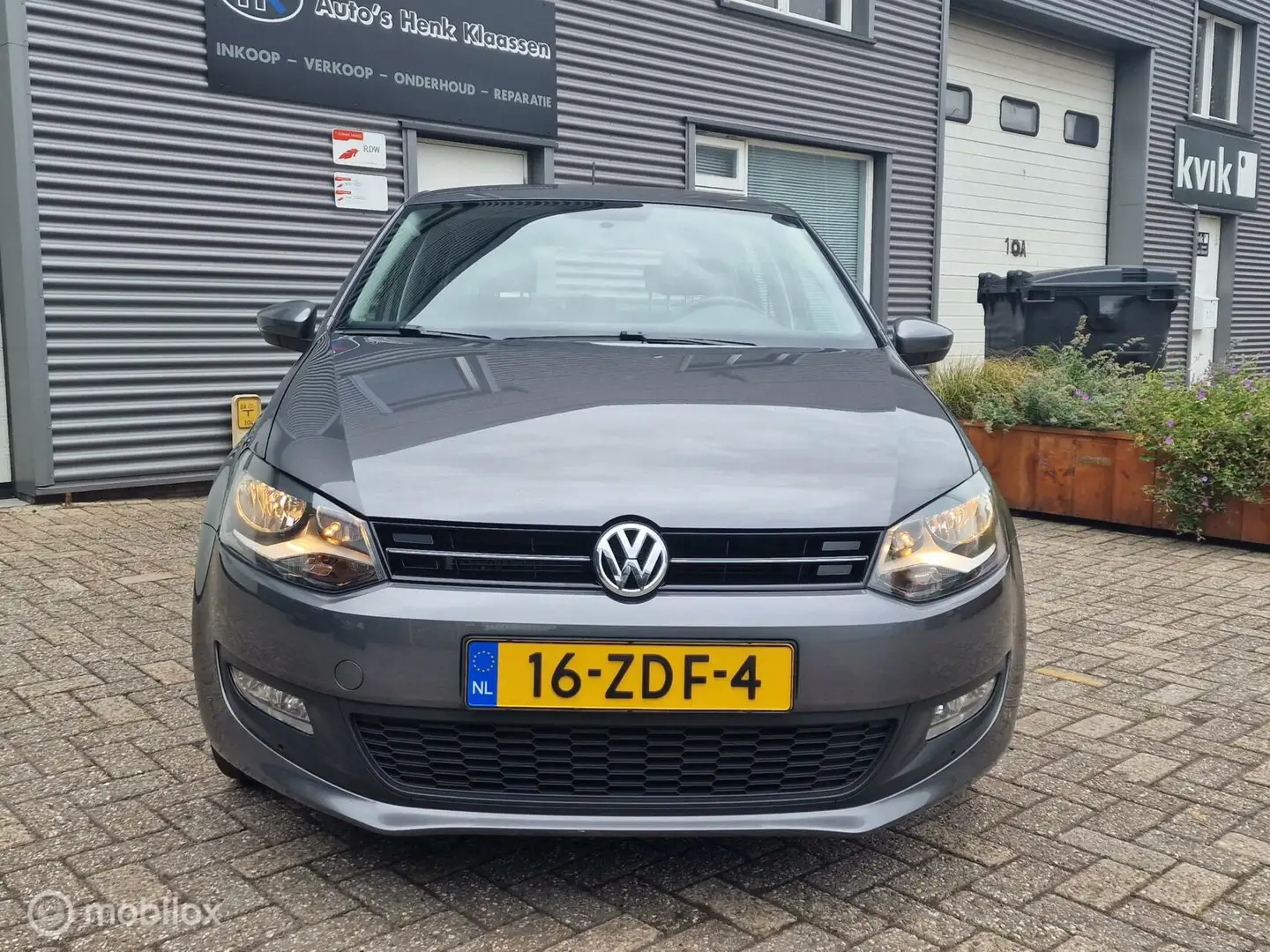 Volkswagen Polo 5-deurs 1.2TSi BlueMotion Comfortline NAP NL Grijs - 2