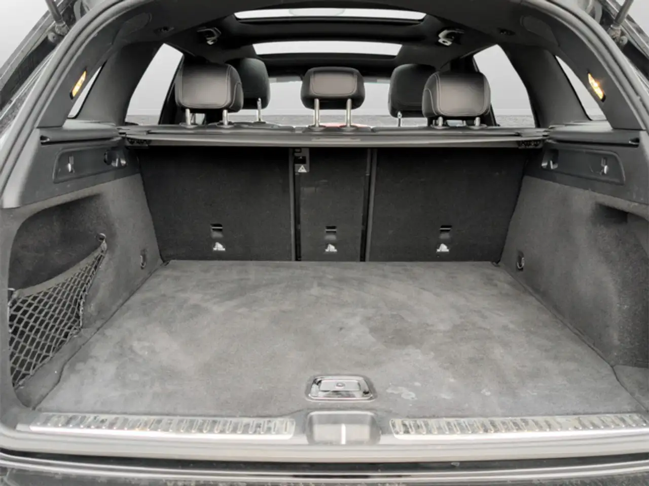 Mercedes-Benz GLC снимка Mercedes-Benz GLC