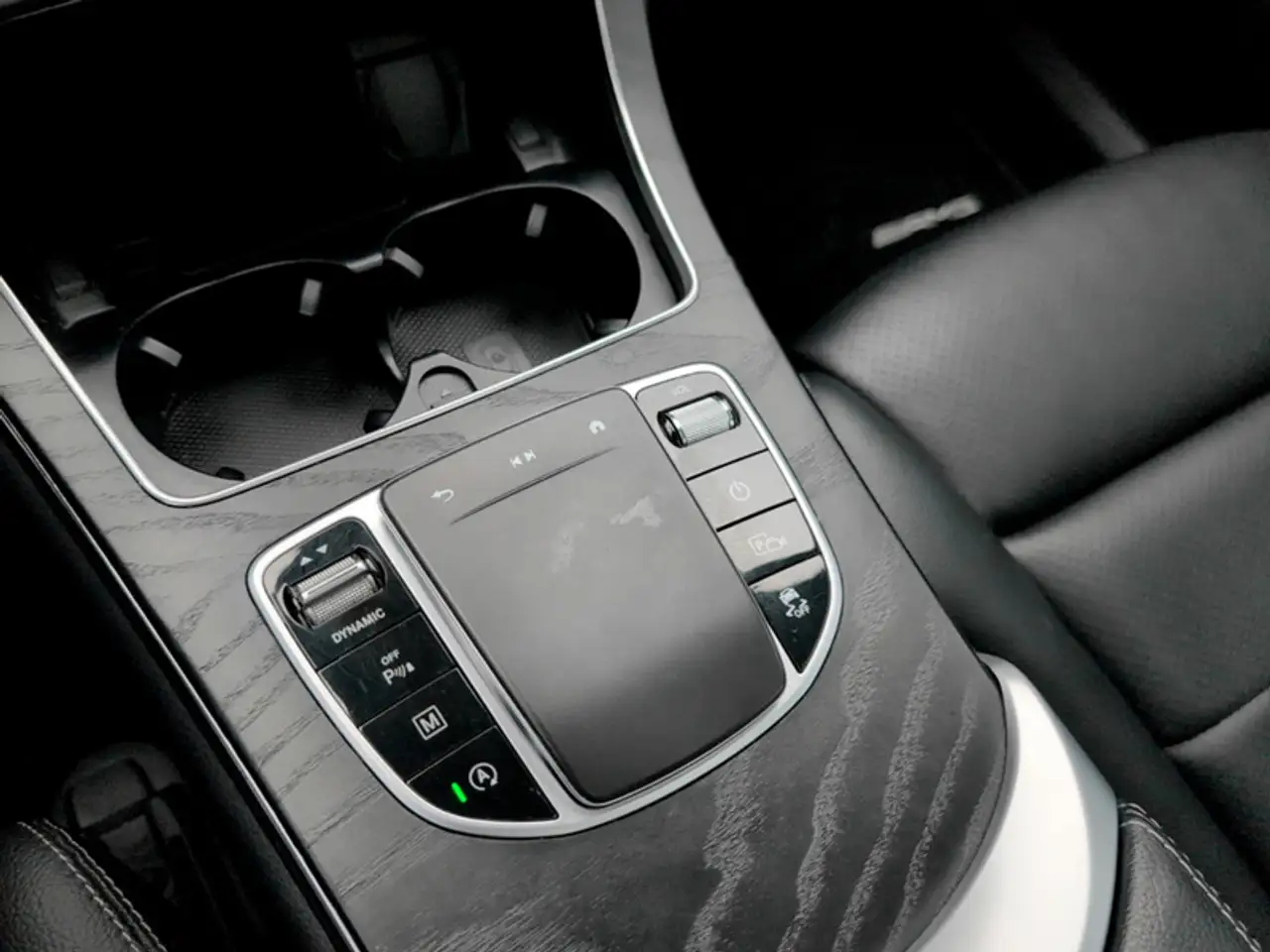 Mercedes-Benz GLC снимка Mercedes-Benz GLC