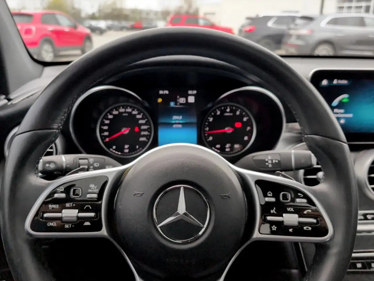 Mercedes-Benz GLC снимка Mercedes-Benz GLC