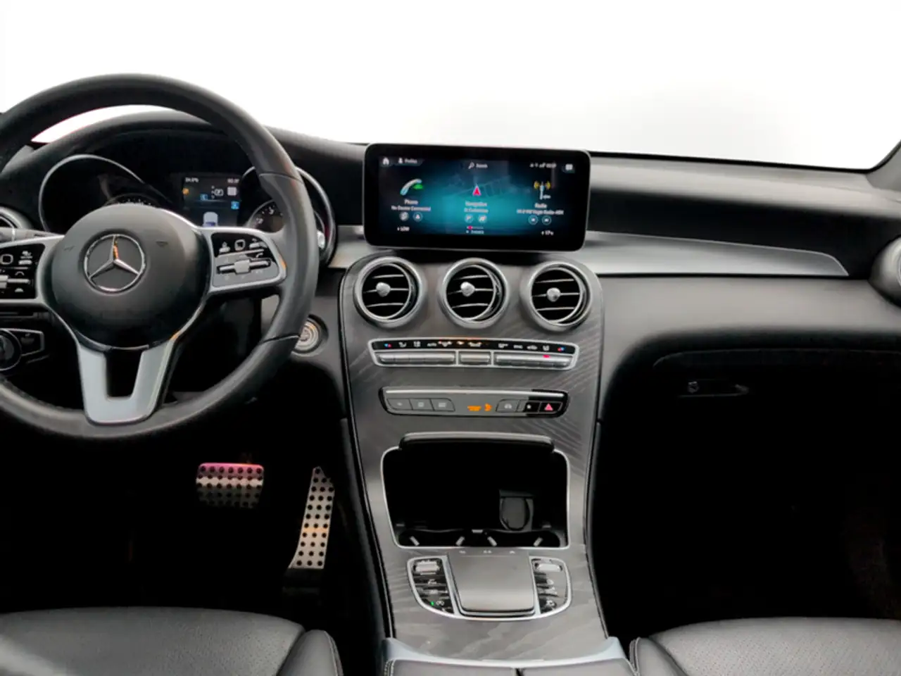 Mercedes-Benz GLC снимка Mercedes-Benz GLC