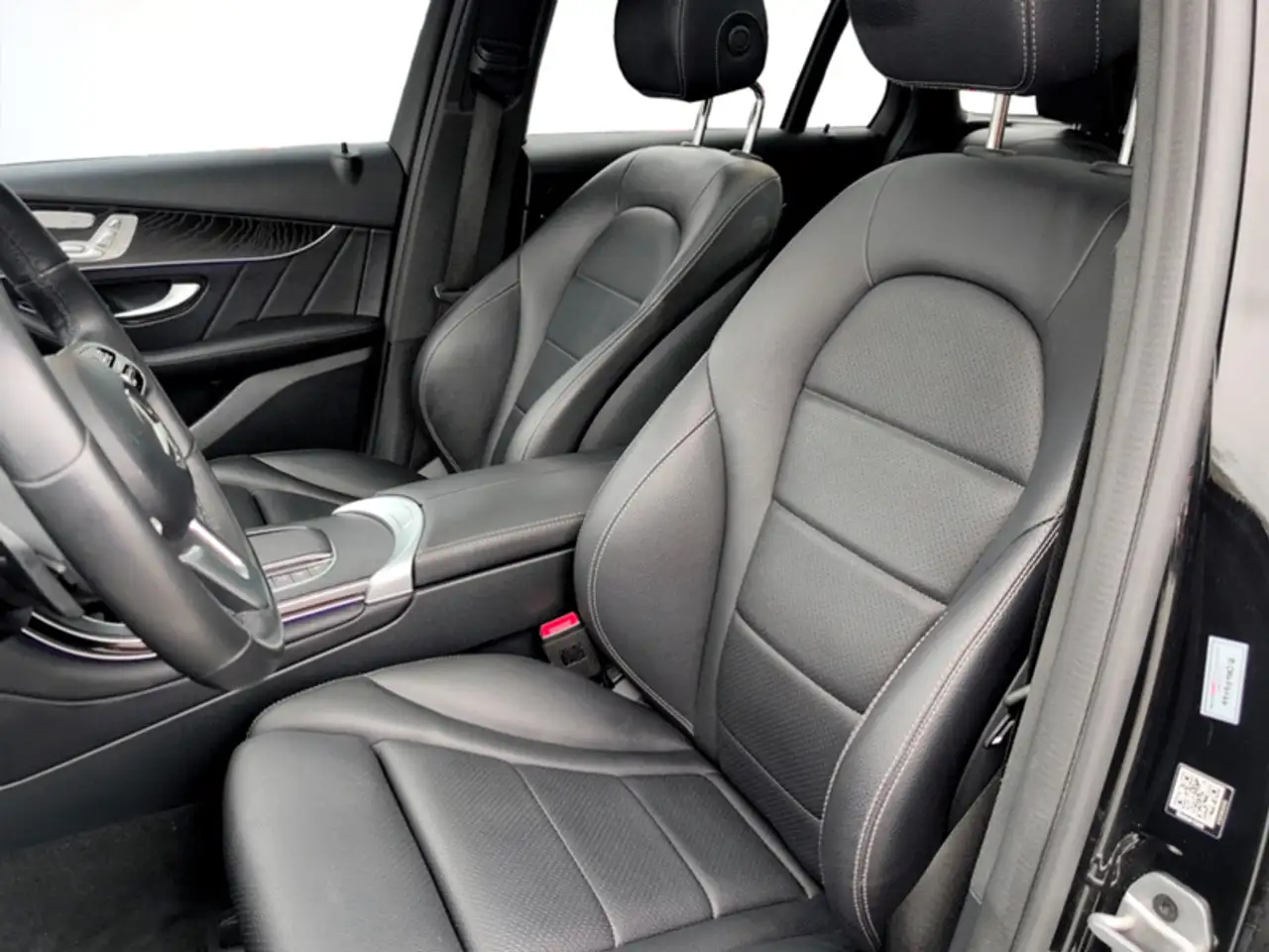 Mercedes-Benz GLC снимка Mercedes-Benz GLC
