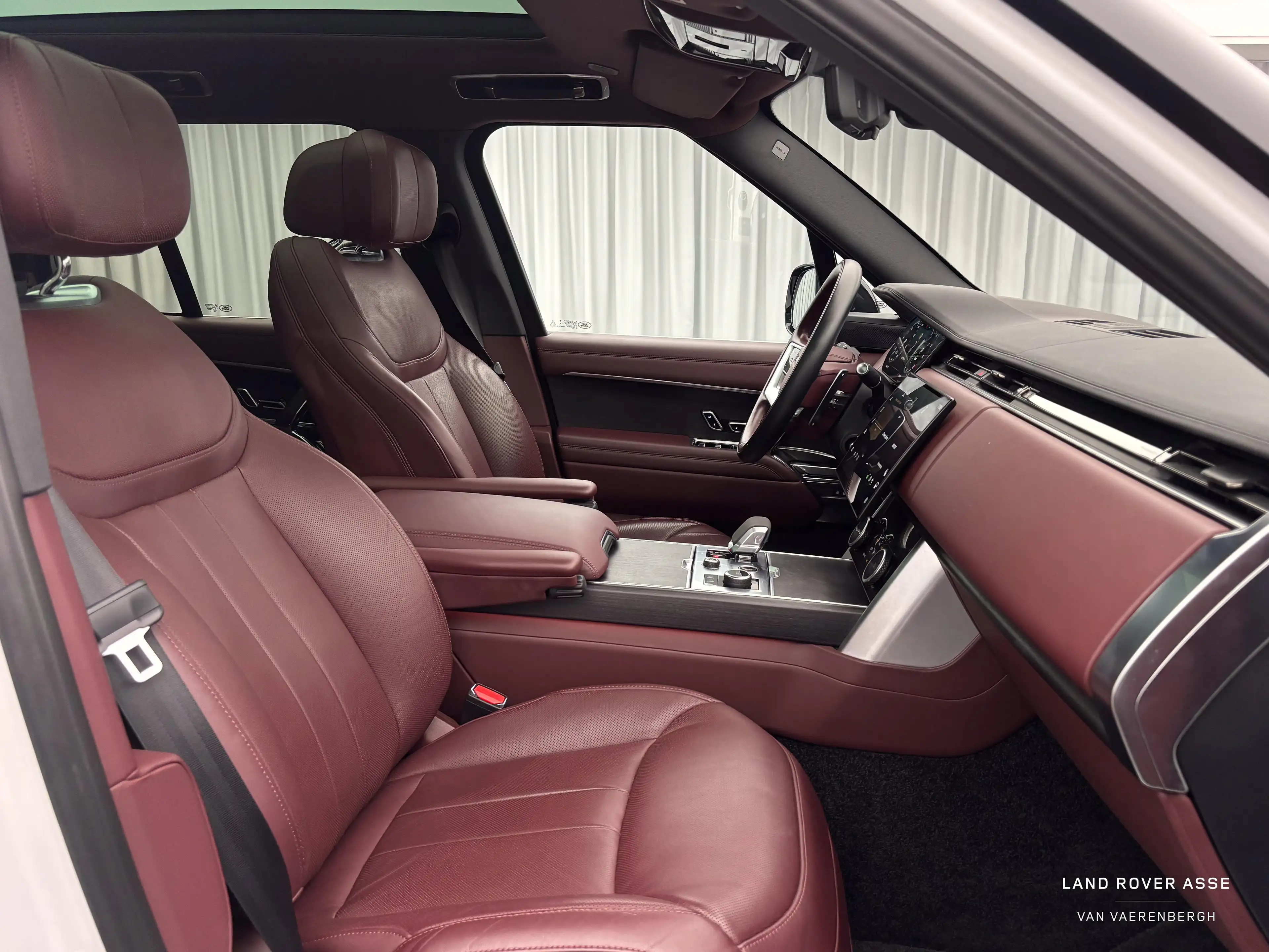 Land Rover Range Rover SWB P440e HSE AWD Auto. 23MY — photo 3