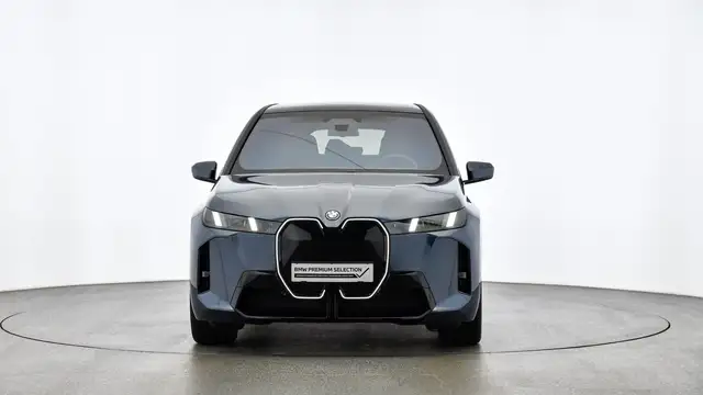 BMW Ix view 2