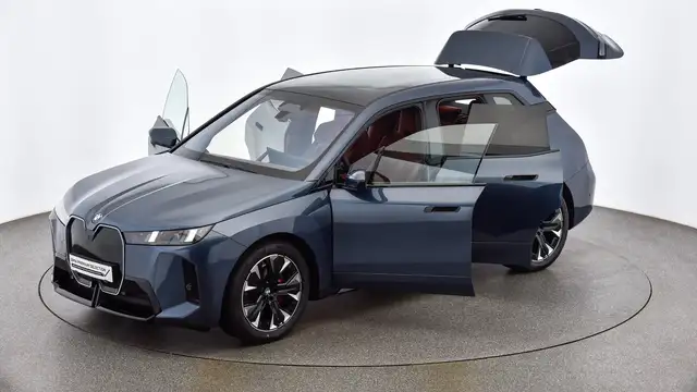 BMW Ix view 9