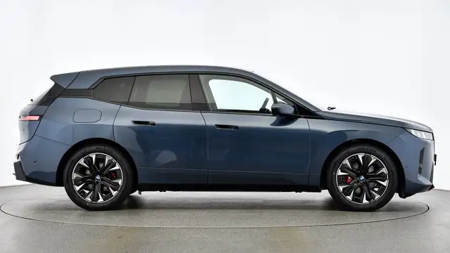 BMW Ix view 7