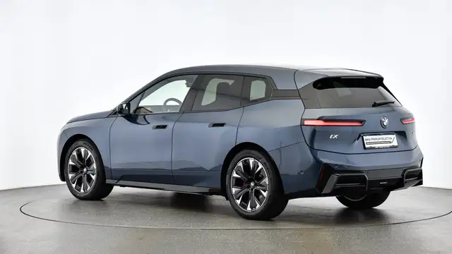 BMW Ix view 4