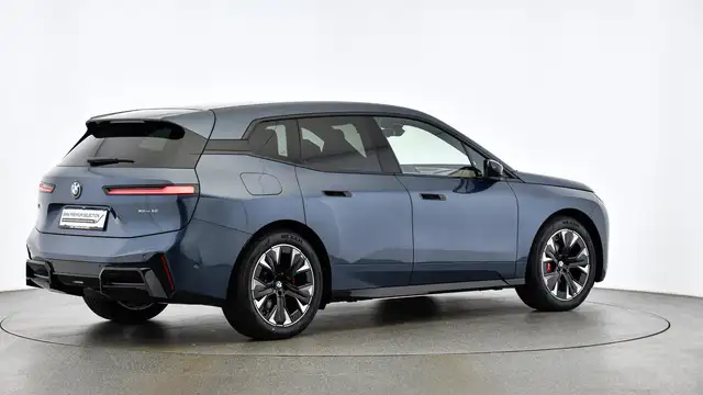 BMW Ix view 6