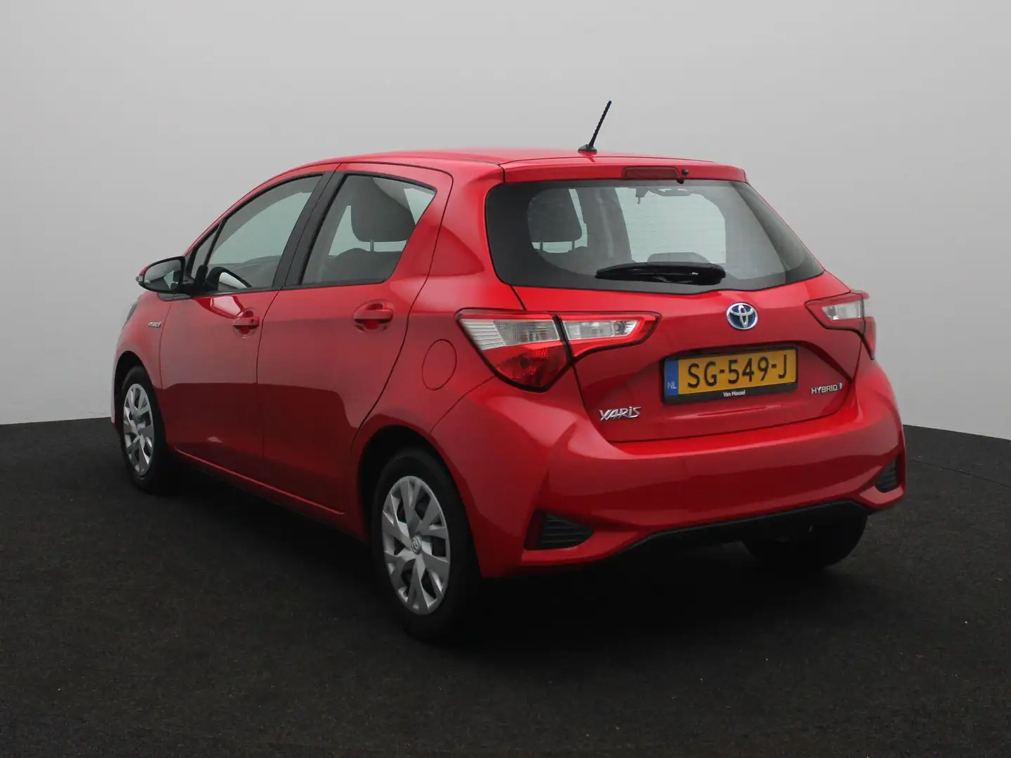 Toyota Yaris 1.5 Hybrid Aspiration | Airco | Rood - 2