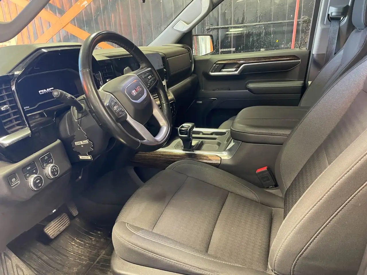 GMC Sierra 1500 снимка GMC Sierra 1500