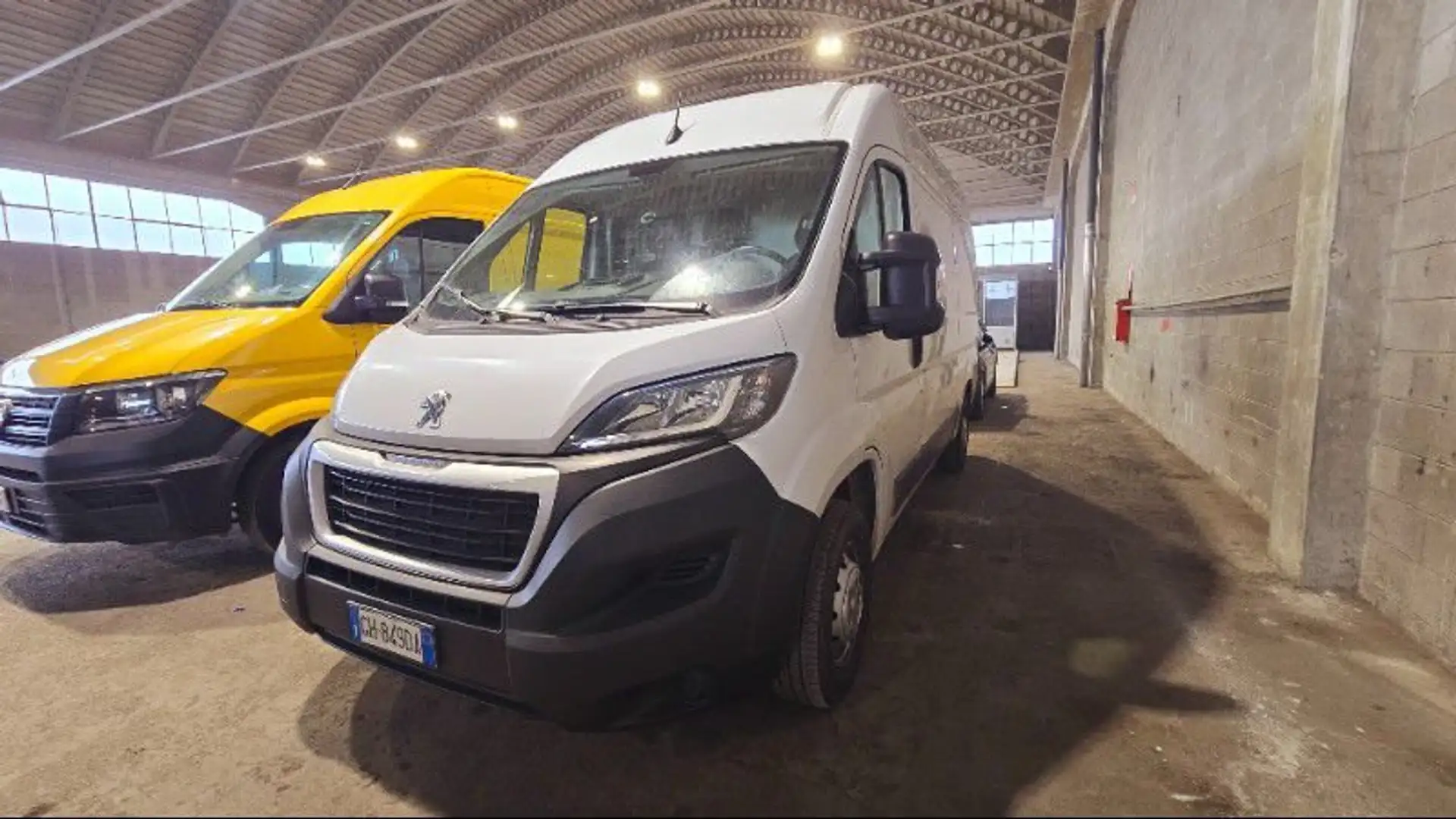 Peugeot Boxer Boxer 330 2.2 BlueHDi 120 S&S PM-TN Furgone Bianco - 1