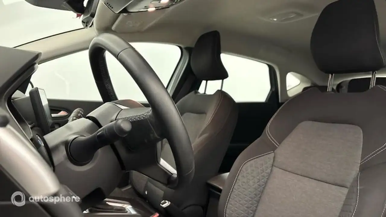 Renault Captur — photo 12
