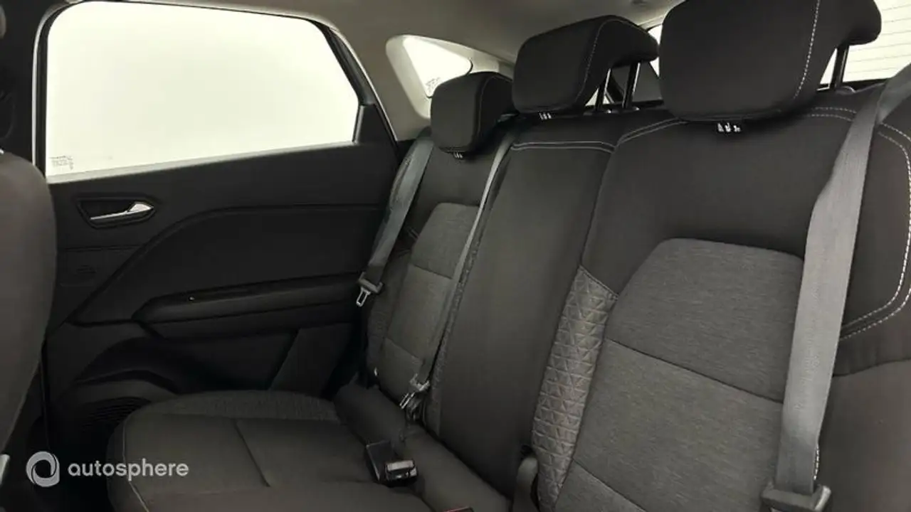 Renault Captur — photo 13