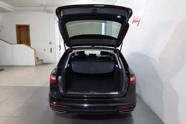 Audi A4 view 18