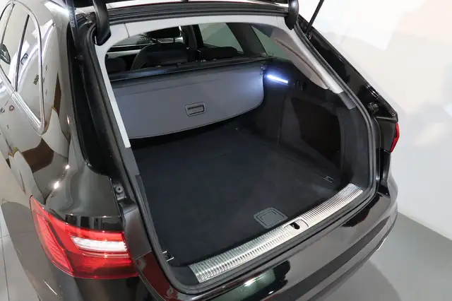Audi A4 view 21