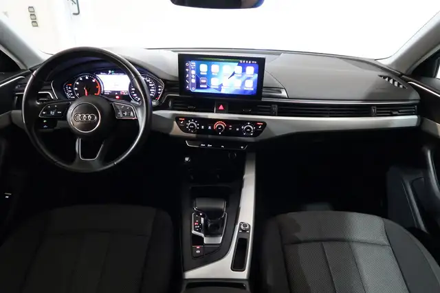 Audi A4 view 23