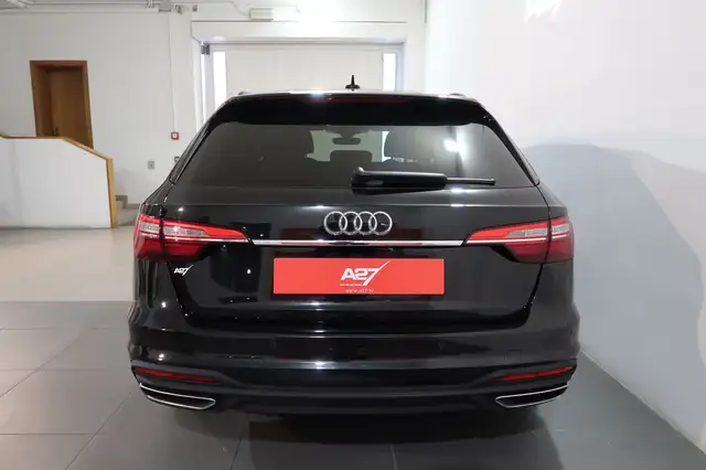 Audi A4 view 8