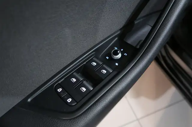 Audi A4 view 25