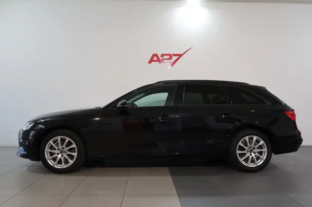 Audi A4 view 3