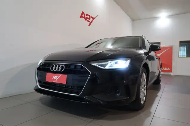 Audi A4 view 15