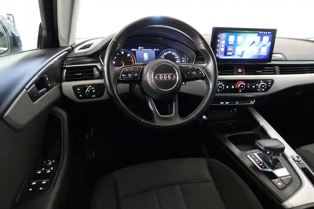 Audi A4 view 13