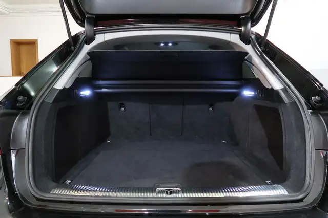 Audi A4 view 12