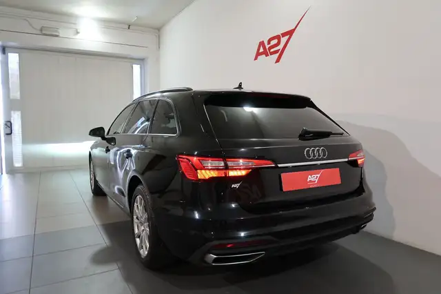 Audi A4 view 5
