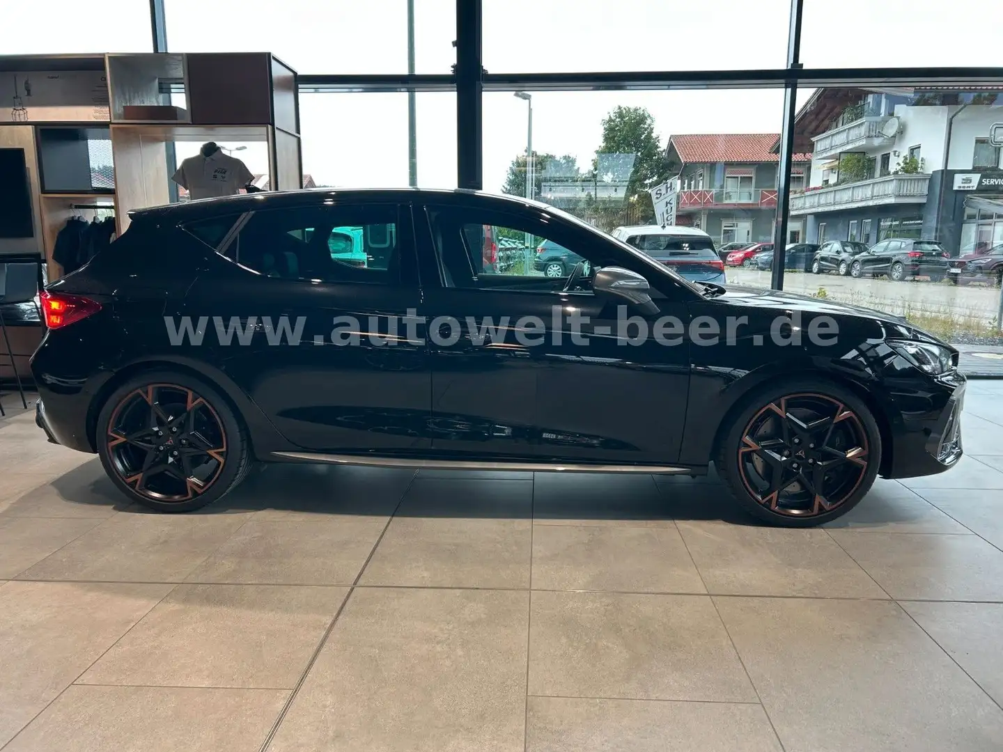 CUPRA Leon VZ 2.0 TSI 300PS DSG *AHK*CAM*NAVI* Noir - 2