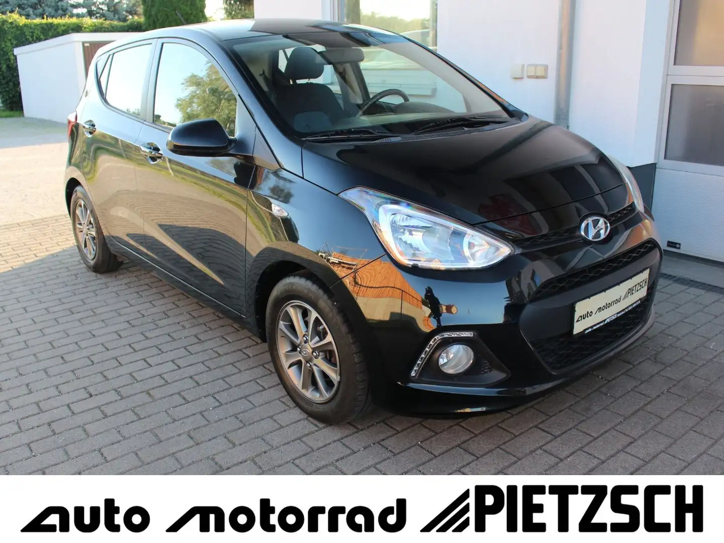 Hyundai i10 FIFA World Cup Edition 1.0 NSW SHZ Tempomat Noir - 1