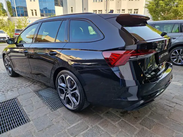 Skoda Octavia view 4