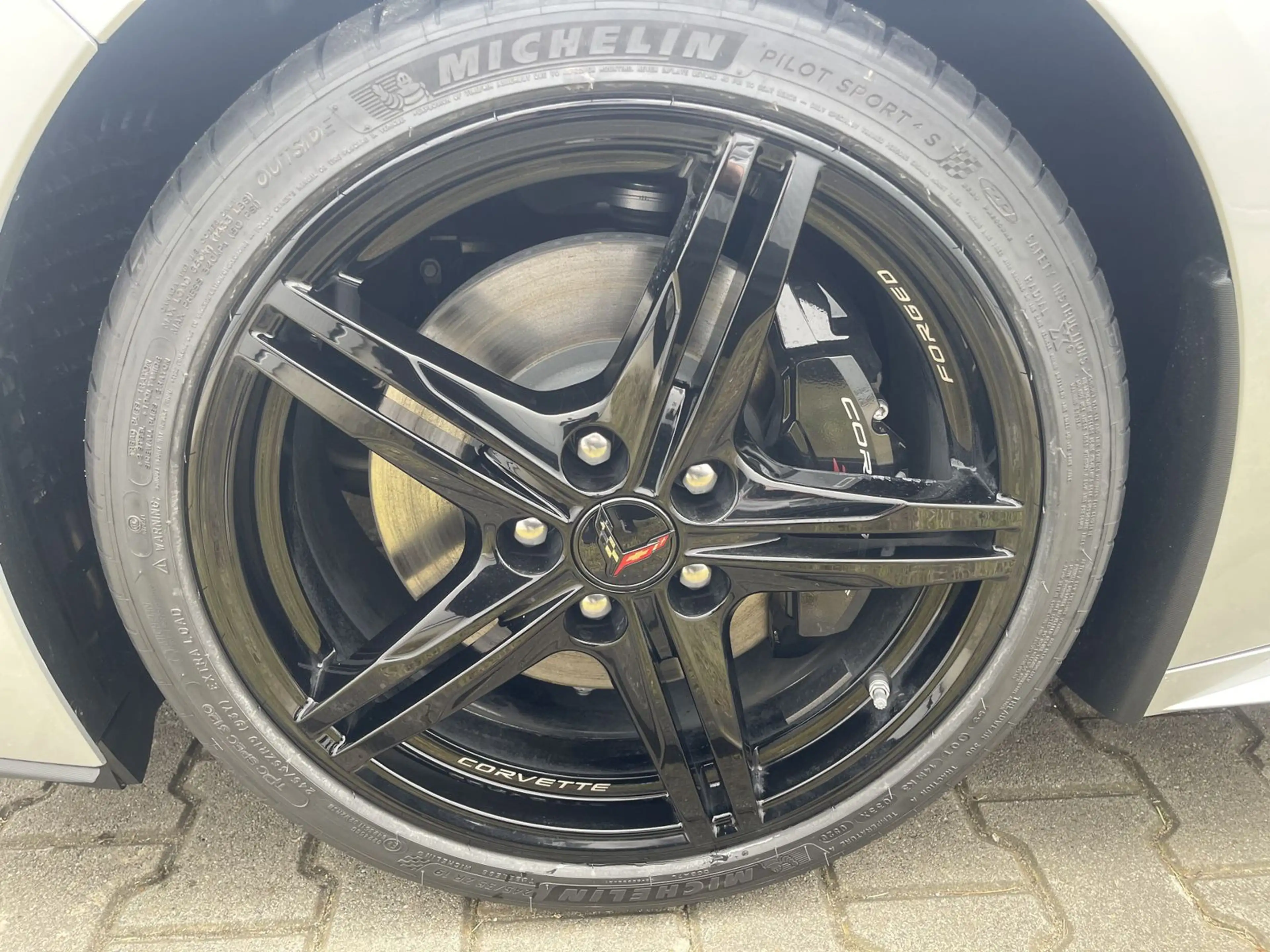 Corvette C8 Convertible blade silver sofort verfügbar — photo 6