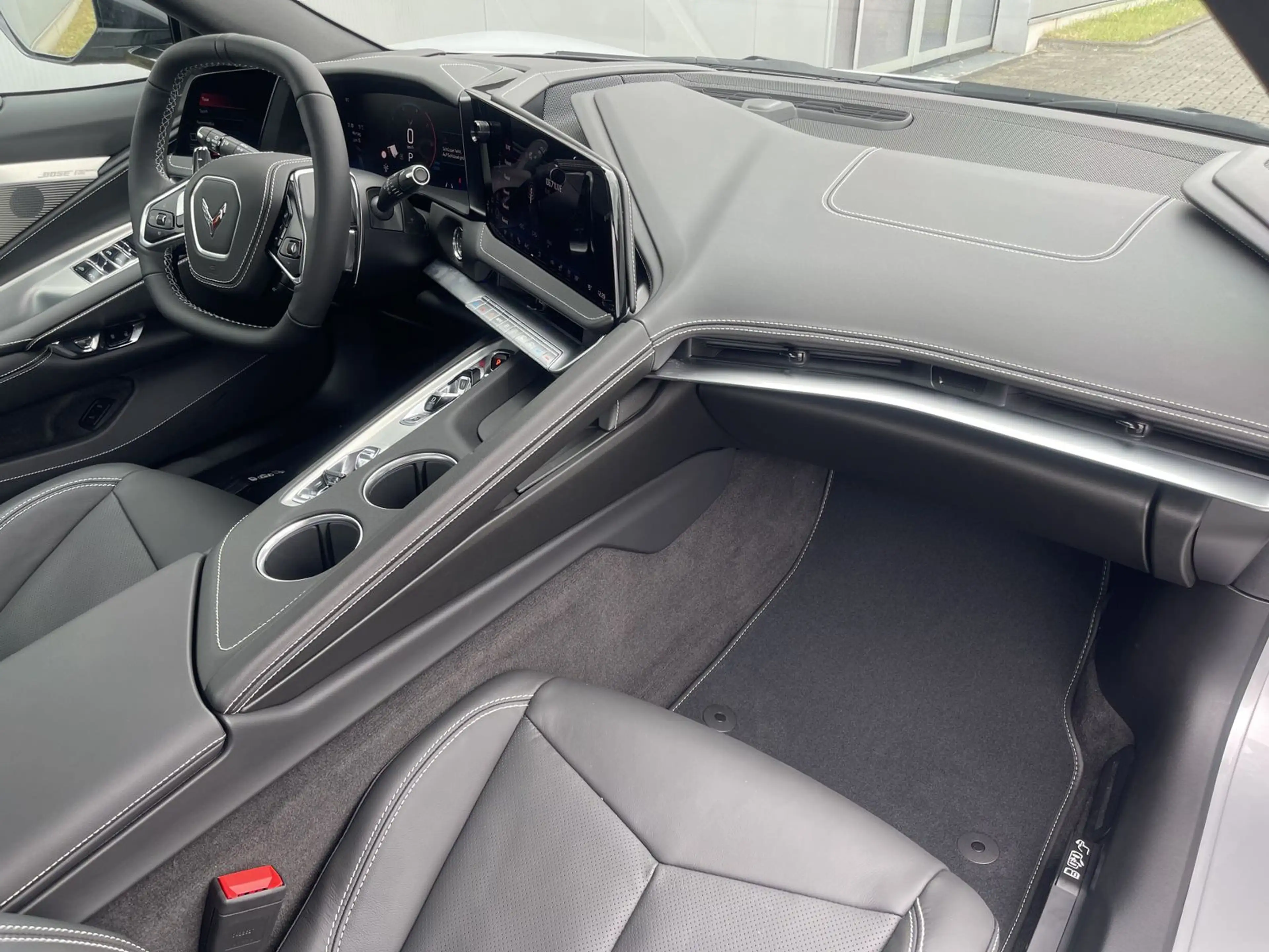 Corvette C8 Convertible blade silver sofort verfügbar — photo 9