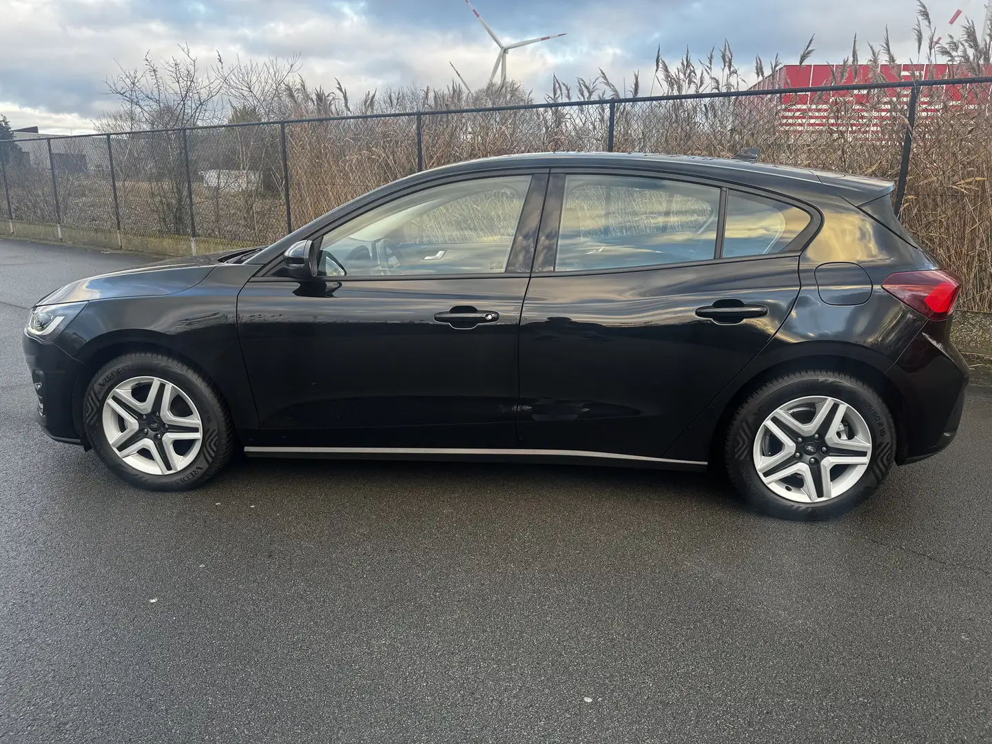 Ford Focus Focus 1.0 Ecoboost -1 Jaar Garantie - Nieuwstaat Noir - 2