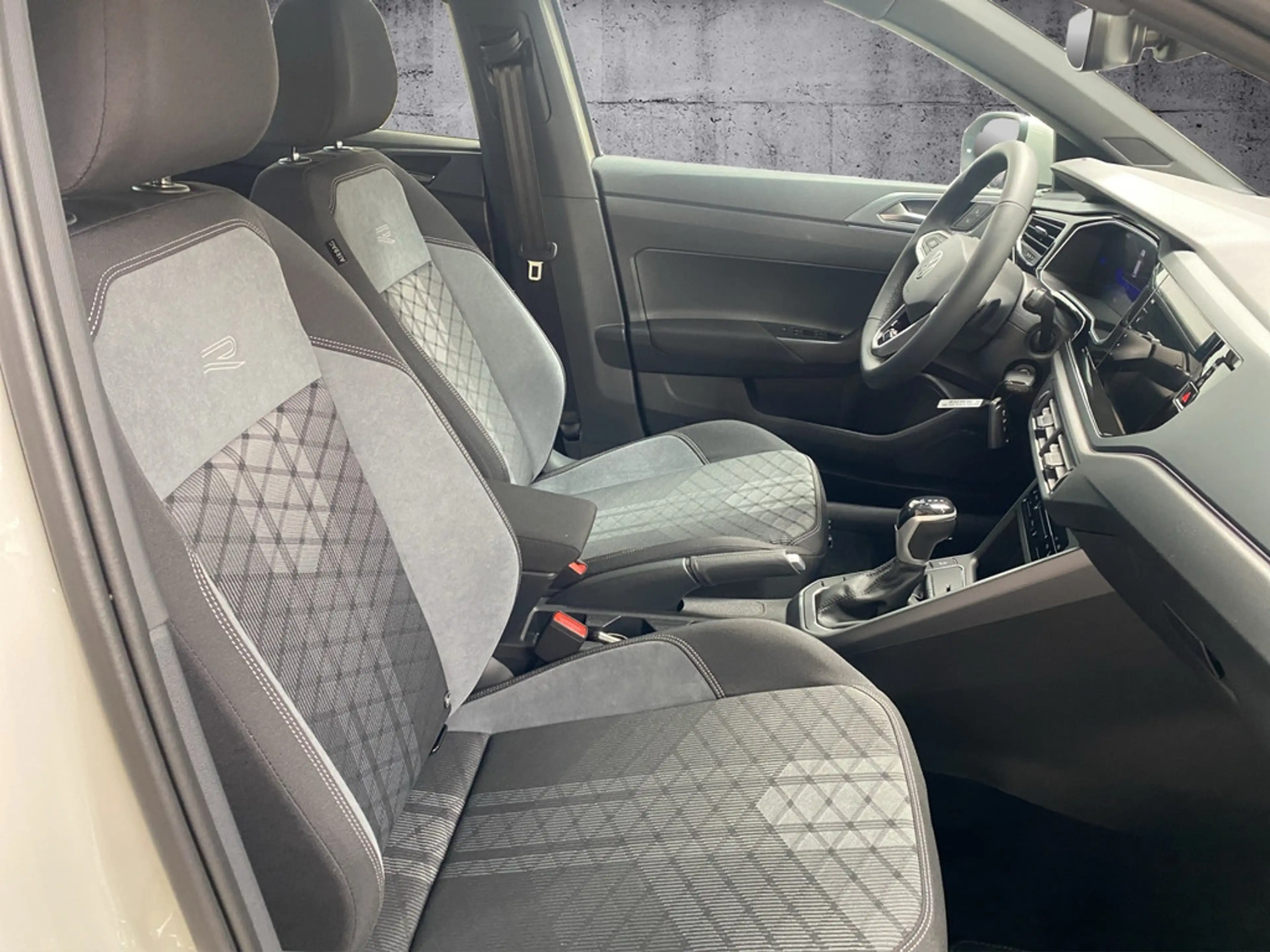 Volkswagen Taigo 1.0 TSI DSG R-Line AHK+LED-Matrix+Navi+SHZ+ACC+Kamera — photo 10