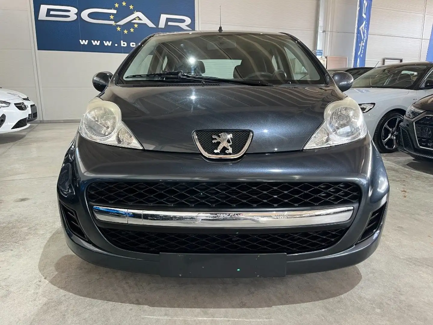 Peugeot 107 1.0 68CV 5p. Plaisir Clima / km certificati 92.000 Grigio - 2