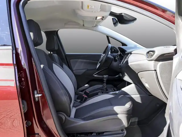Opel Crossland X view 3