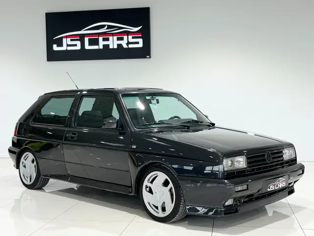 Volkswagen Golf view 3