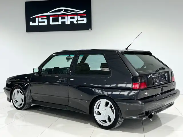 Volkswagen Golf view 4