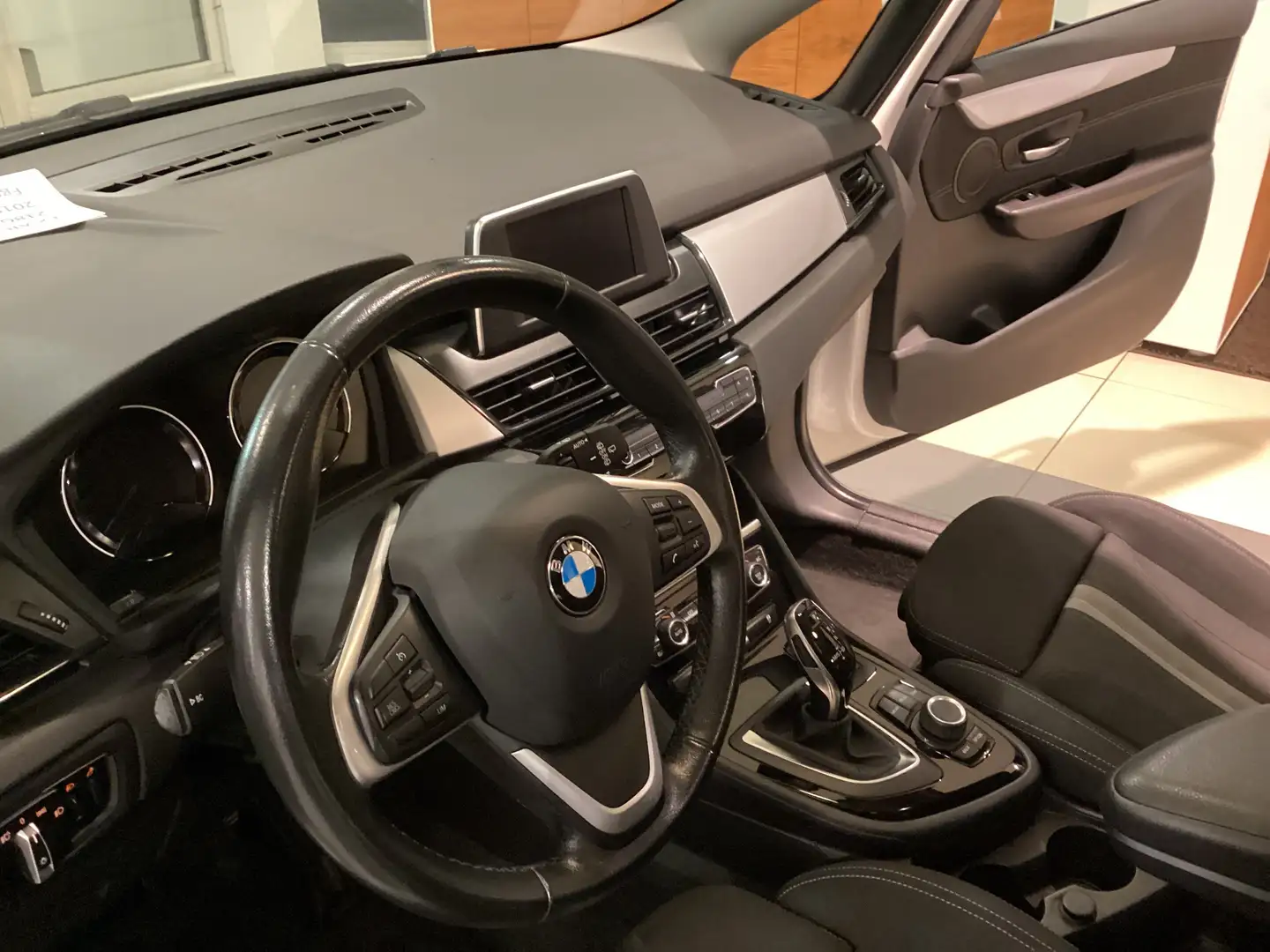 BMW 218 d Gran Tourer Advantage Tempomat Klimaaut. Wit - 2