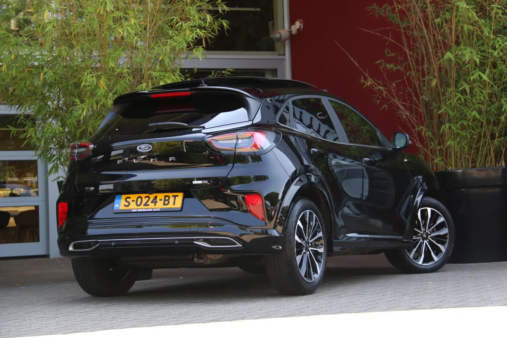 Ford Puma 1.0 EcoBoost Hybrid ST-Line Vignale | Achteruitrij Zwart - 2