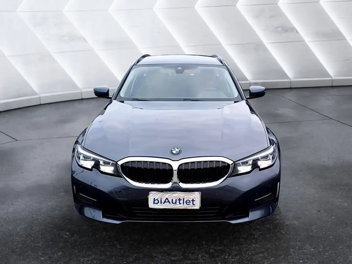 BMW 320 320d Touring xdrive Business Advantage auto - 2